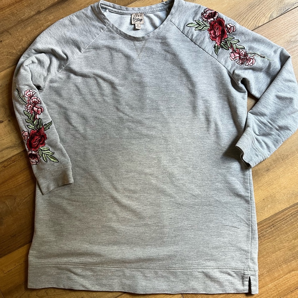 Unique Women’s Floral Long Sweatshirt , size XL